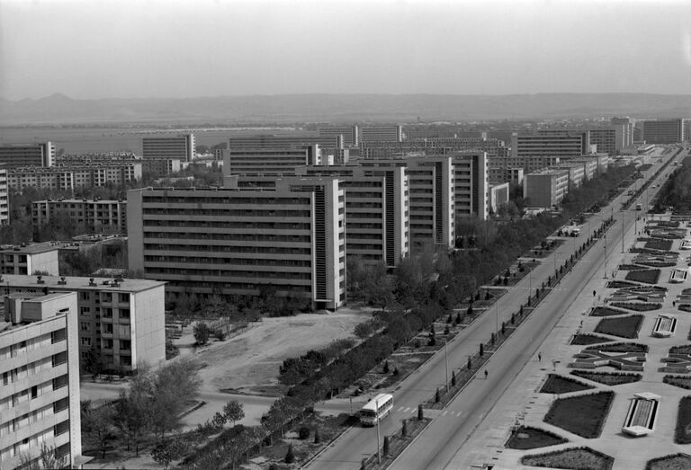 Узбекская ССР. Вид на проспект Ленина в городе Навои