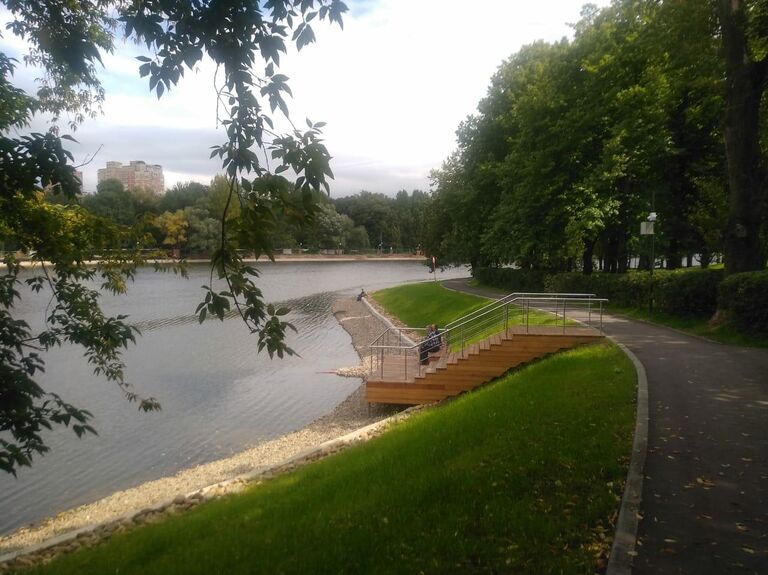 Набережная в усадьбе Люблино