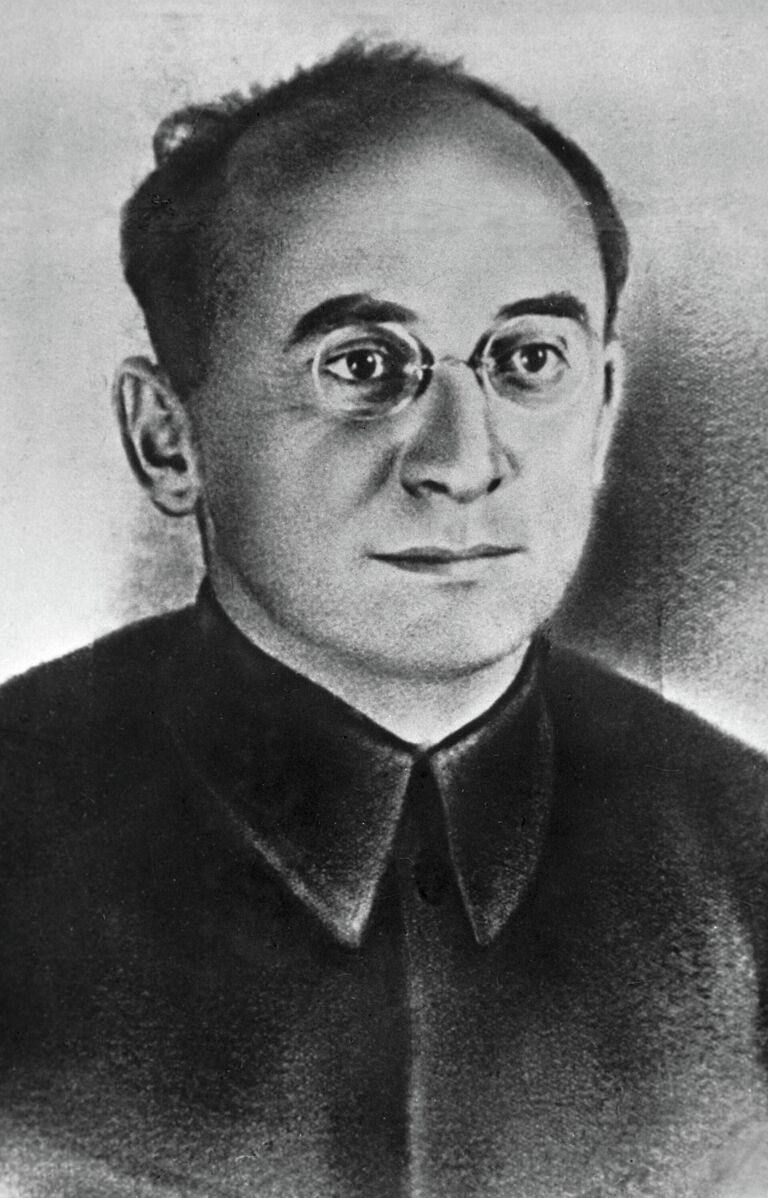 Лаврентий Берия (1899-1953), первый секретарь ЦК КП(б) Грузии, впоследствии народный комиссар внутренних дел СССР с 1938 по 1945 год