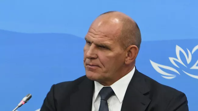 Александр Карелин