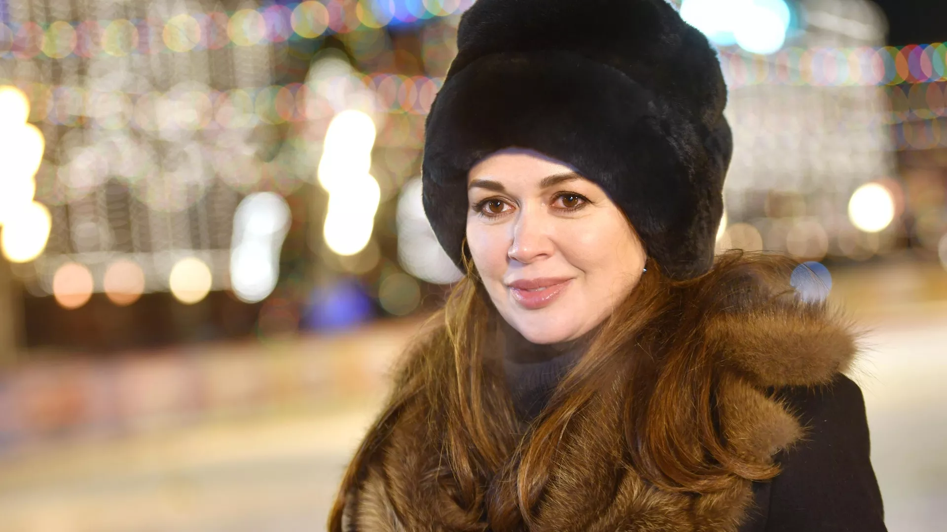 Актриса Анастасия Заворотнюк на открытии ГУМ-катка на Красной площади в Москве - РИА Новости, 1920, 13.12.2020