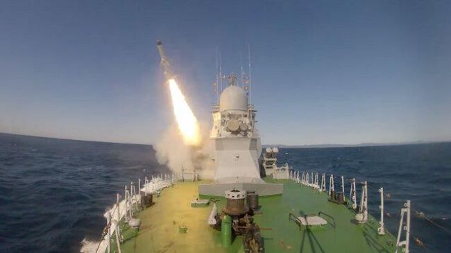 Первый пуск ракеты Уран по дрейфующей цели в Японском море