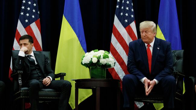 Президент Украины Владимир Зеленский и президент США Дональд Трамп во время встречи в Нью-Йорке, США. 25 сентября 2019