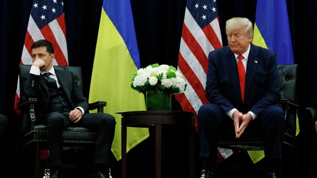 Президент Украины Владимир Зеленский и президент США Дональд Трамп во время встречи в Нью-Йорке, США. 25 сентября 2019