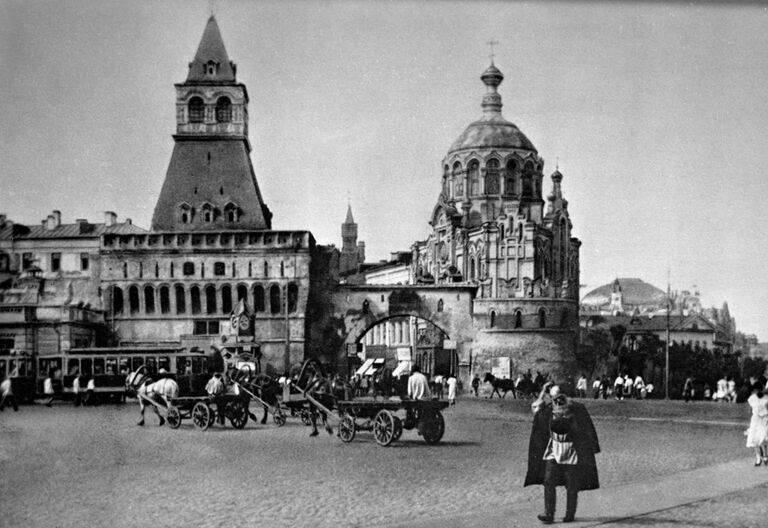 Москва в 1920-е годы. Лубянская площадь (с 1926 г. - площадь Дзержинского) Москва в 1920-е годы. Лубянская площадь (с 1926 г. - площадь Дзержинского)