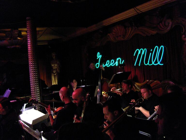 Клуб Green Mill Cocktail Lounge в Чикаго (внутри)