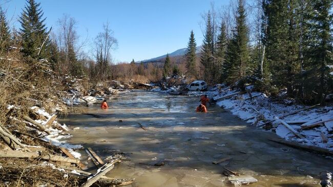 На месте прорыва дамбы в Курагинском районе Красноярского края