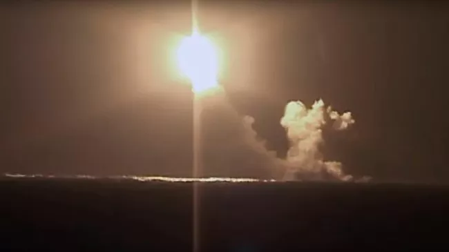 Видео пуска ракеты Булава атомной подлодкой Князь Владимир