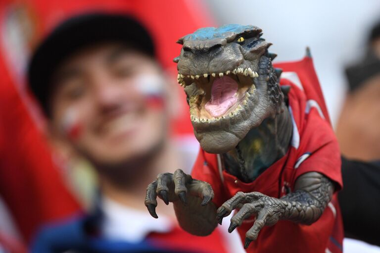 фигурка Годзиллы