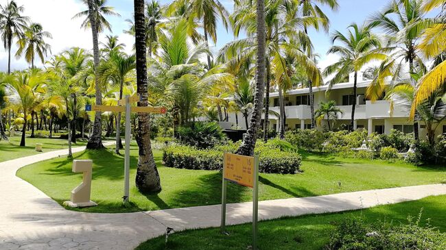 Доминикана. Территория отеля Melia Punta Cana Beach Resort