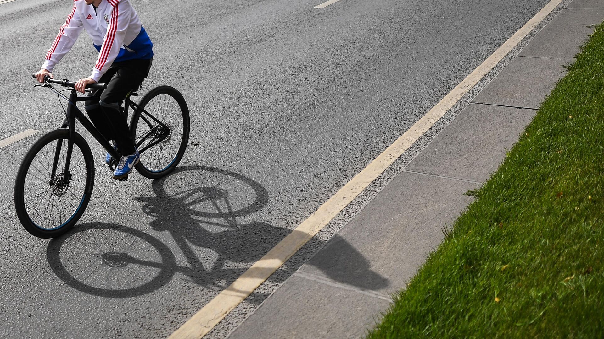 Участник велофестиваля - РИА Новости, 1920, 10.06.2025