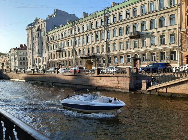 Набережная в Санкт-Петербурге