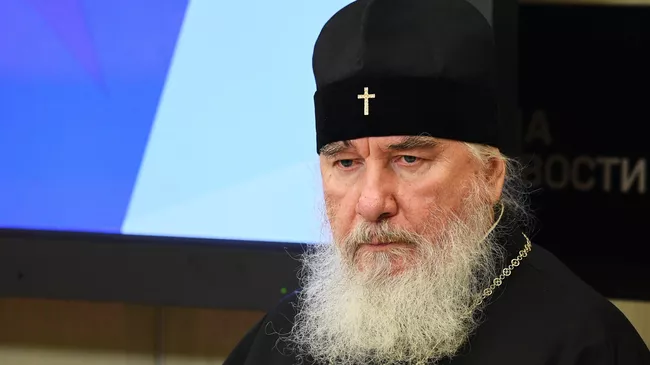 Председатель Издательского совета Русской Православной Церкви митрополит Калужский и Боровский Климент во время пресс-конференции в Международном мультимедийном пресс-центре МИА Россия сегодня