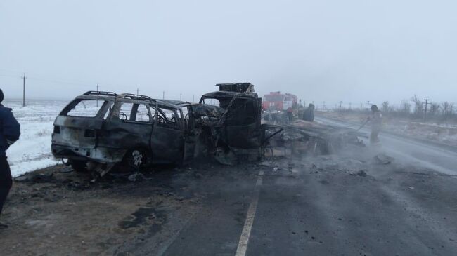 Столкновение автомобилей Газель и Форд  на автомобильной дороге Оренбург - Акбулак. 8 декабря 2019