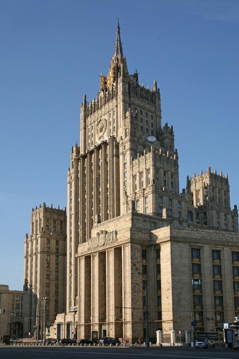 Здание МИД России на Смоленской площади в Москве, арх. В.Г.Гельфрейх, М.А.Минкус, 1948-53 гг.