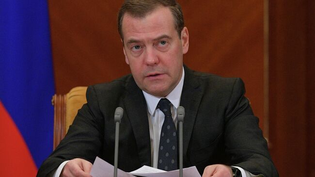 Председатель правительства РФ Дмитрий Медведев проводит совещание Об обеспечении детей-сирот, детей, оставшихся без попечения родителей, и лиц из их числа жилыми помещениями