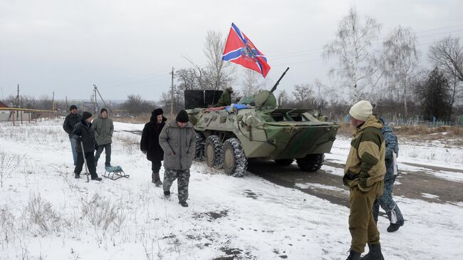 Жители Чернухино и ополченцы ЛНР