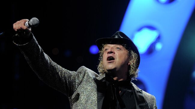 Певец Рома Жуков