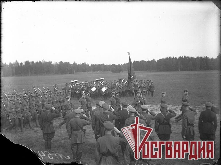 Фотография, обнаруженная во время реконструкции одного из зданий Отдельной дивизии оперативного назначения имени Ф.Э. Дзержинского войск национальной гвардии России Фотография, обнаруженная во время реконструкции одного из зданий Отдельной дивизии оперативного назначения имени Ф.Э. Дзержинского войск национальной гвардии России