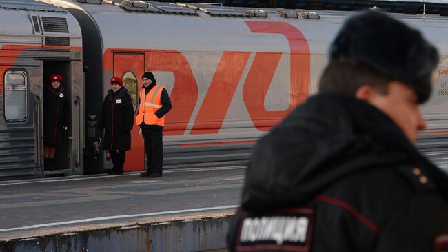 Полицейский на железнодорожном вокзале