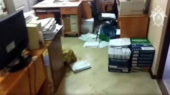 Следственные действия в судебном участке мирового судьи в Новокузнецке. Стоп-кадр видео