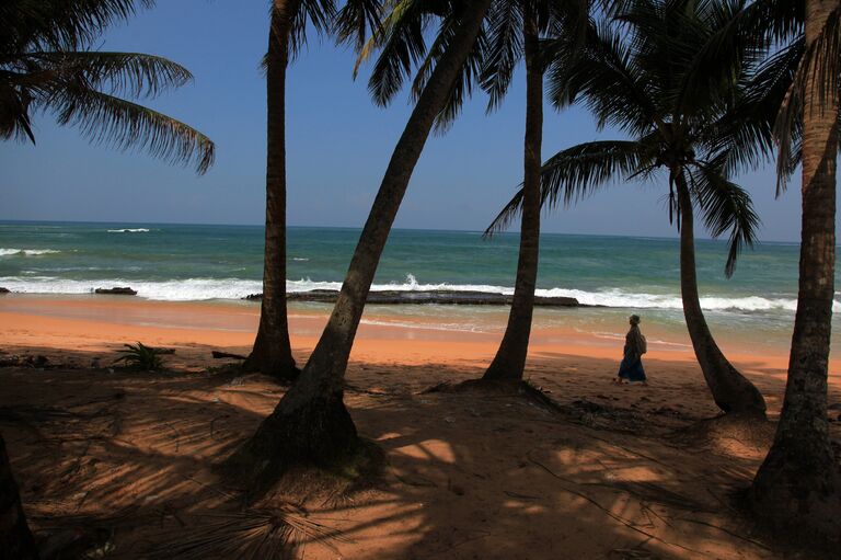 На побережье острова Шри-Ланки
