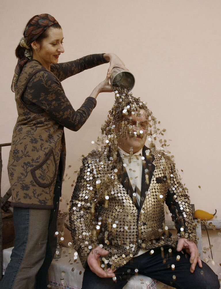 Пенсионер Юрий Бабин собрал огромное количество 1-копеечных монет