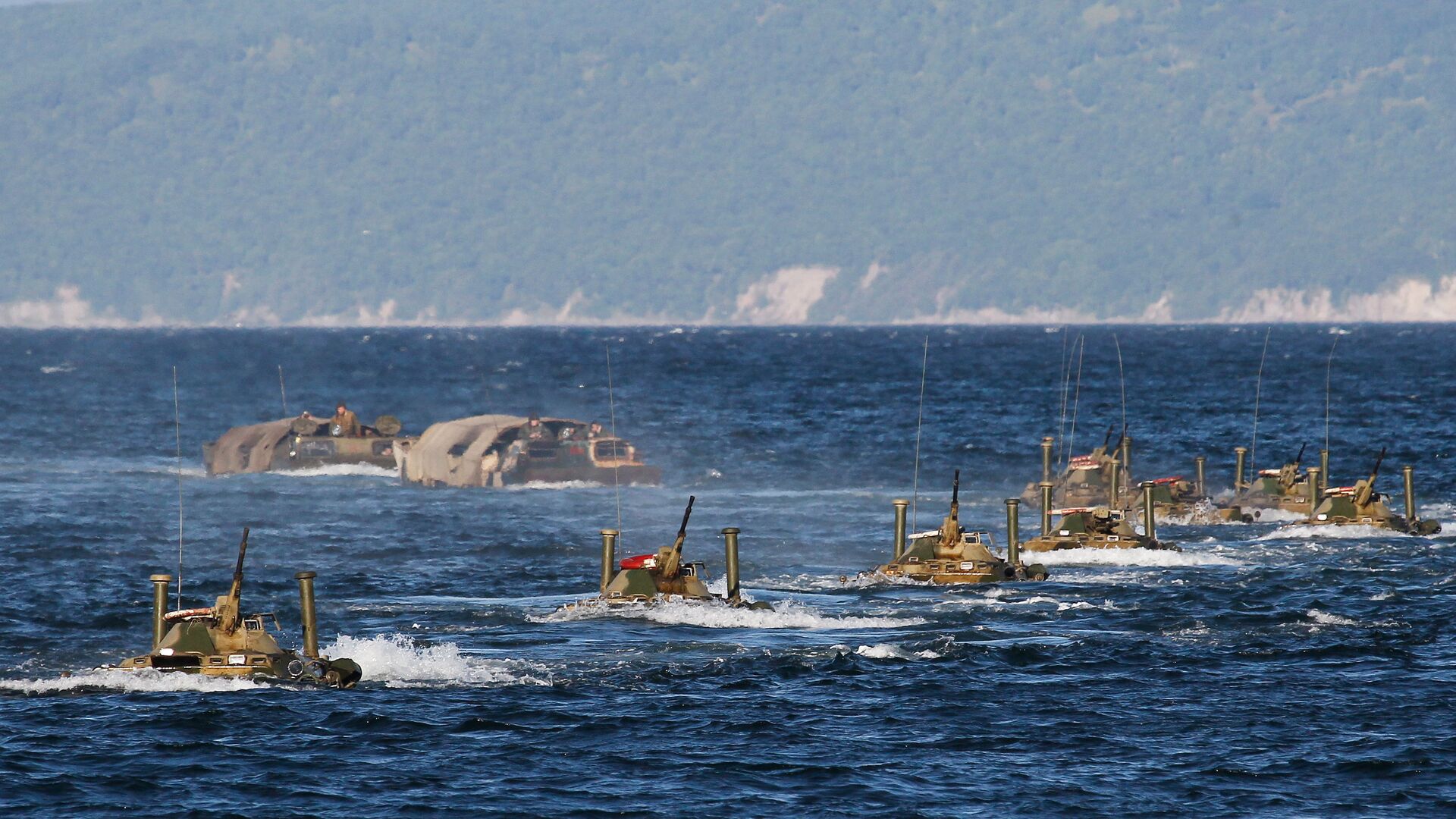 Учения по отражению высадки морского десанта на побережье полуострова Камчатка - РИА Новости, 1920, 26.11.2021