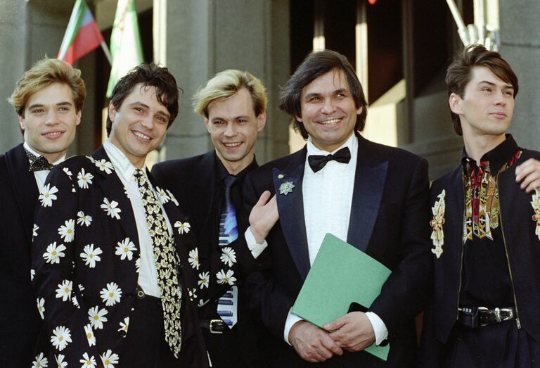 Бари Алибасов