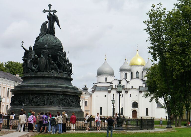 Памятник Тысячелетие России архитектора Михаила Микешина в Великом Новгороде