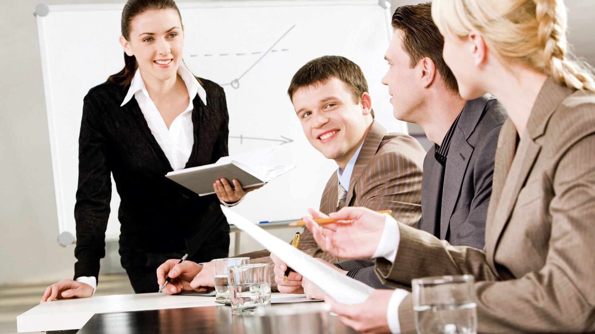 Общение коллег - РИА Новости, 1920, 10.11.2025