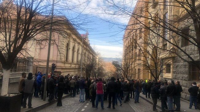 Акции протеста возле парламента Грузии. Архивное фото