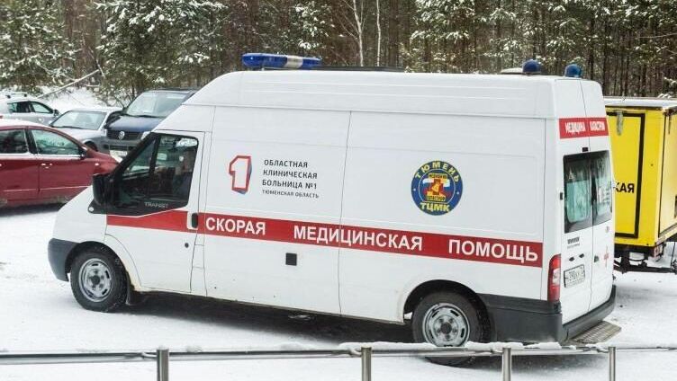 Автомобиль скорой помощи Тюменской областной клинической больницы №1 - РИА Новости, 1920, 30.12.2021