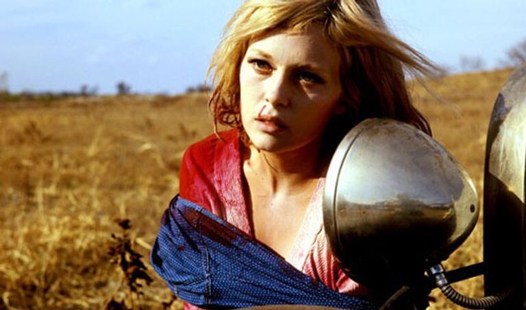 Фэй Данауэй в роли Бонни в фильме Бонни и Клайд, 1967