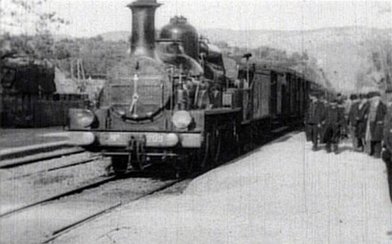 Кадр из фильма Прибытие поезда на вокзал Ла-Сьота