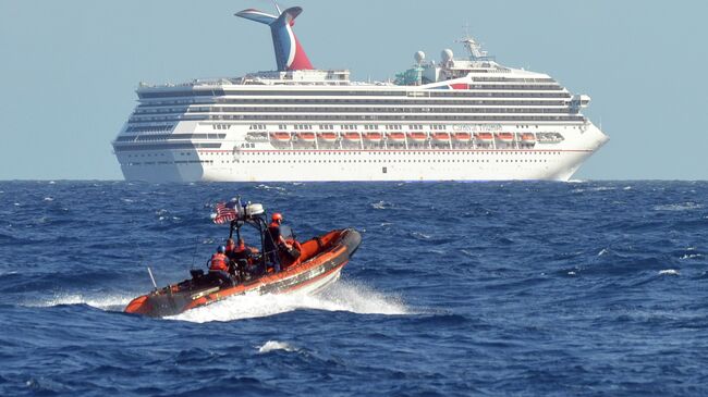 Круизный лайнер Carnival Triumph