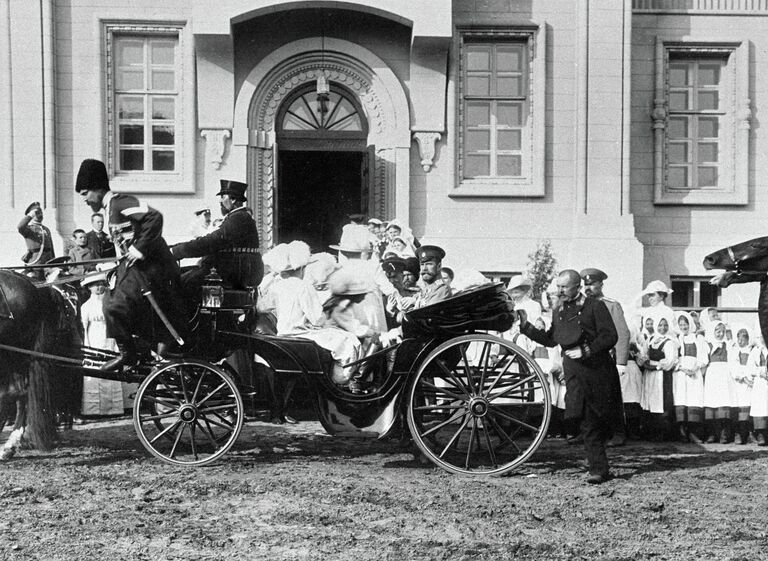 Представители костромского дворянства встречают Императора Николая II Представители костромского дворянства встречают Императора Николая II