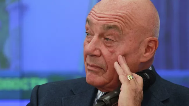 Телеведущий Владимир Познер 