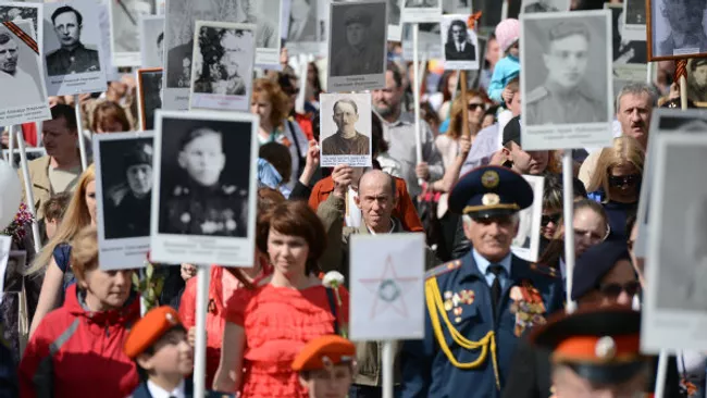 Акция Бессмертный полк прошла в Новосибирске