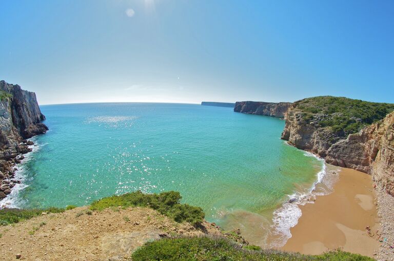 Конец мира, который через несколько часов станет и концом света. Европейского солнечного света