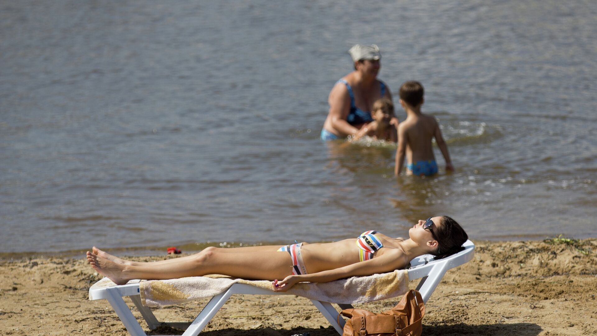 На Набережной Владивостока: последние дни лета - РИА Новости, 1920, 14.07.2021