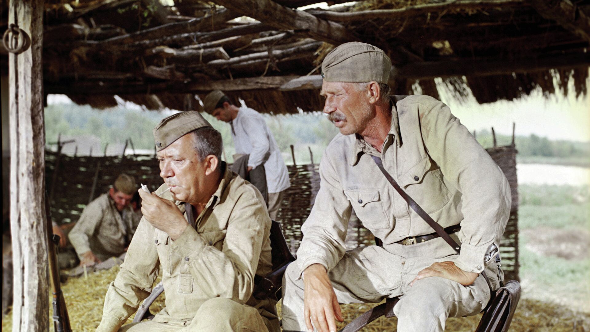 Ю. Никулин и И. Лапиков в фильме Они сражались за Родину - РИА Новости, 1920, 18.07.2025