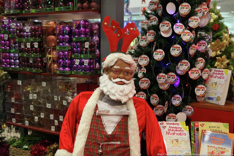 Пластиковый снег и Санта-Клаус с рогами: рождество на Филиппинах