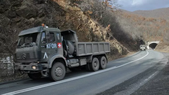 Грузовики KFOR в Косово