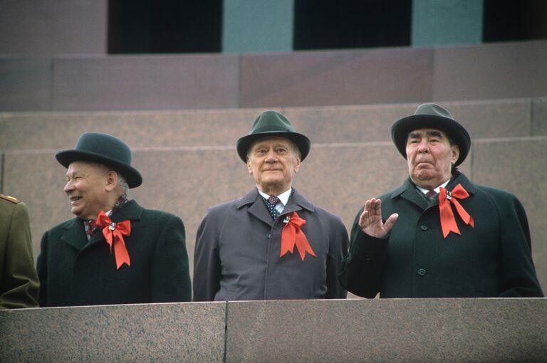 Л.И. Брежнев, Н.А. Тихонов, К.У. Черненко
