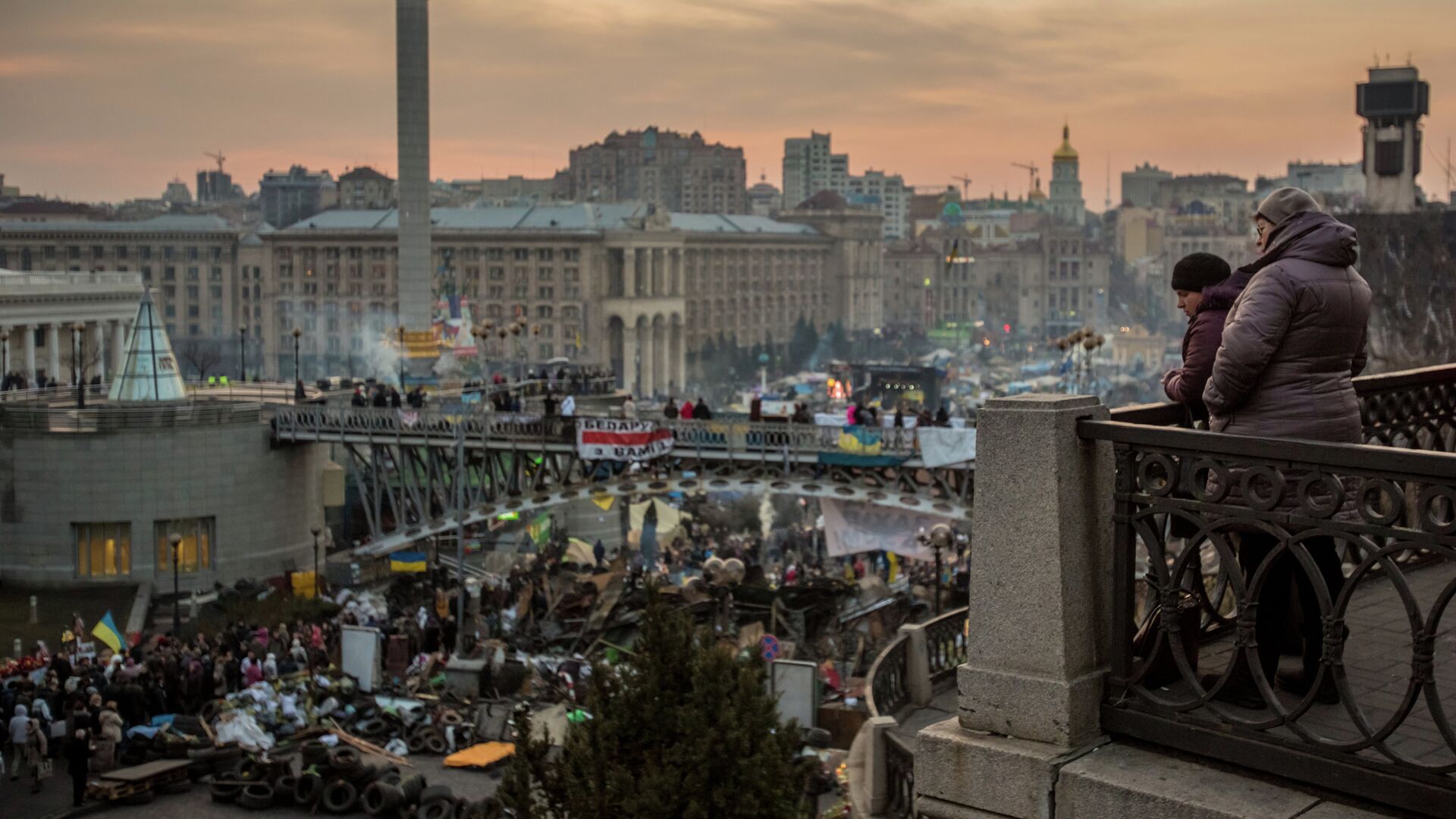 Киевляне на площади Независимости в Киеве. Архивное фото - РИА Новости, 1920, 01.01.2024