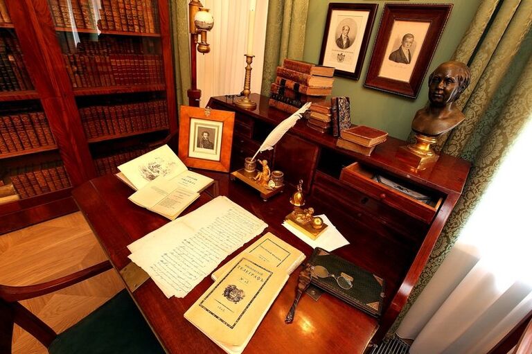 Экскурсия по дому Василия Львовича Пушкина