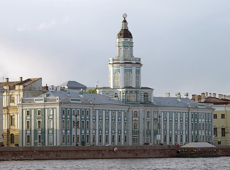 Кунсткамера (Музей Антропологии и этнографии) в Санкт-Петербурге
