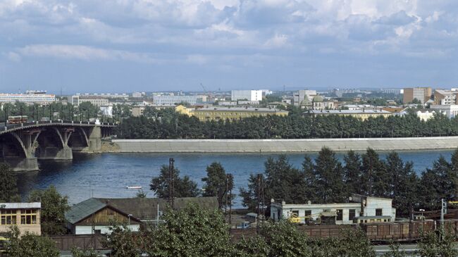 Вид на город Иркутск со стороны реки Ангары