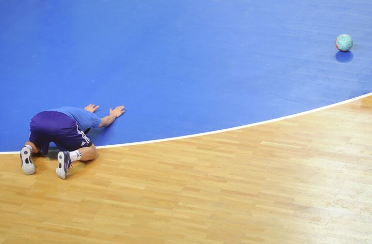 Гандболист перед матчем